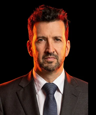Elliot Hentov